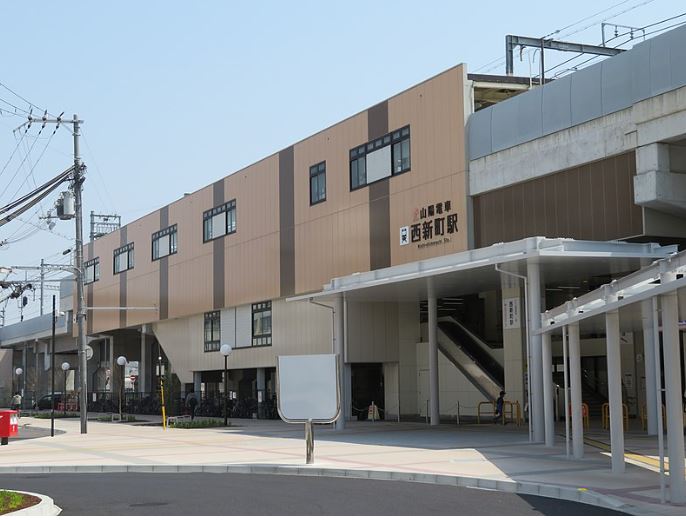 山陽電鉄本線「西新町」駅<br />
(徒歩23分)